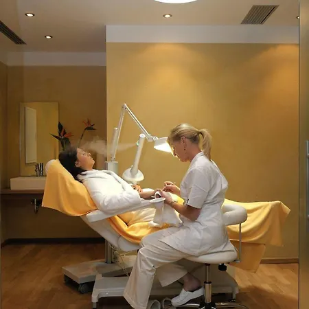 Aparthotel Alia Appartements&wellness 4*